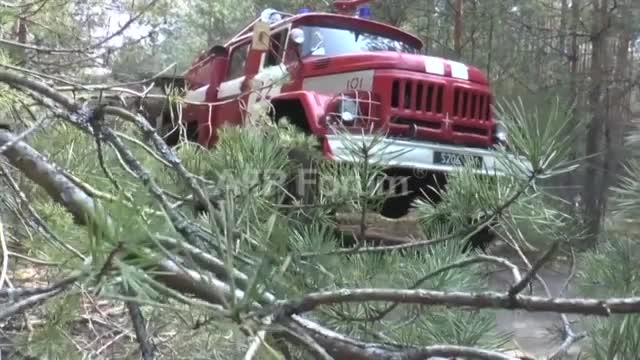 Apagado incendio cerca a central de Chernobil