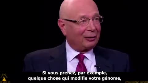 Klaus Schwab en 2014 - La différence avec cette révolution industrielle forcée [...] c'est vous qui êtes modifiés