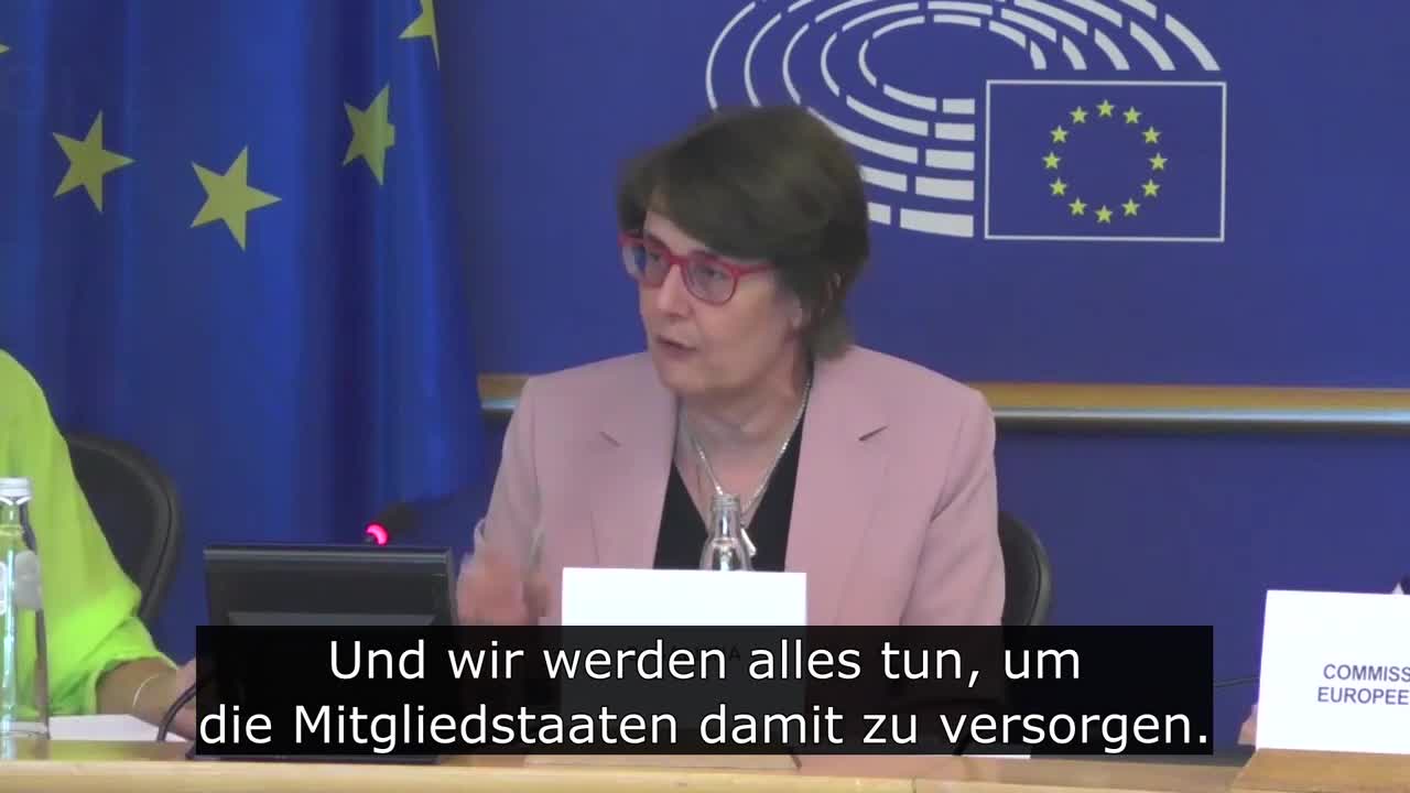 👀 German MEP Christine Anderson is the only sane one. The rest of the EU parliament is insane!