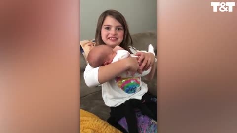 Girl Meets Newborn Sister For First Time After 16 Days In NICU