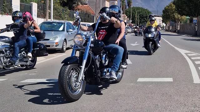 VERSUS MOTO