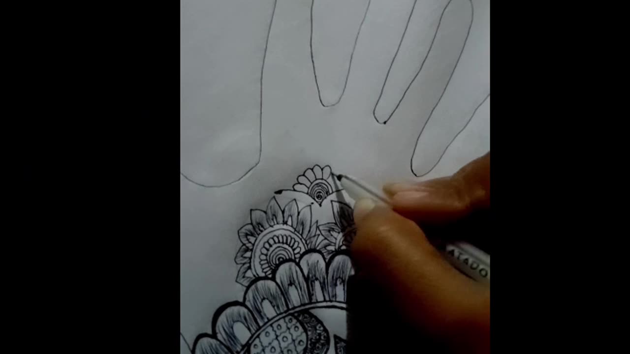 Simple Hand mehedi design