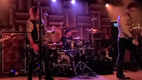 Buckcherry "Barricade"