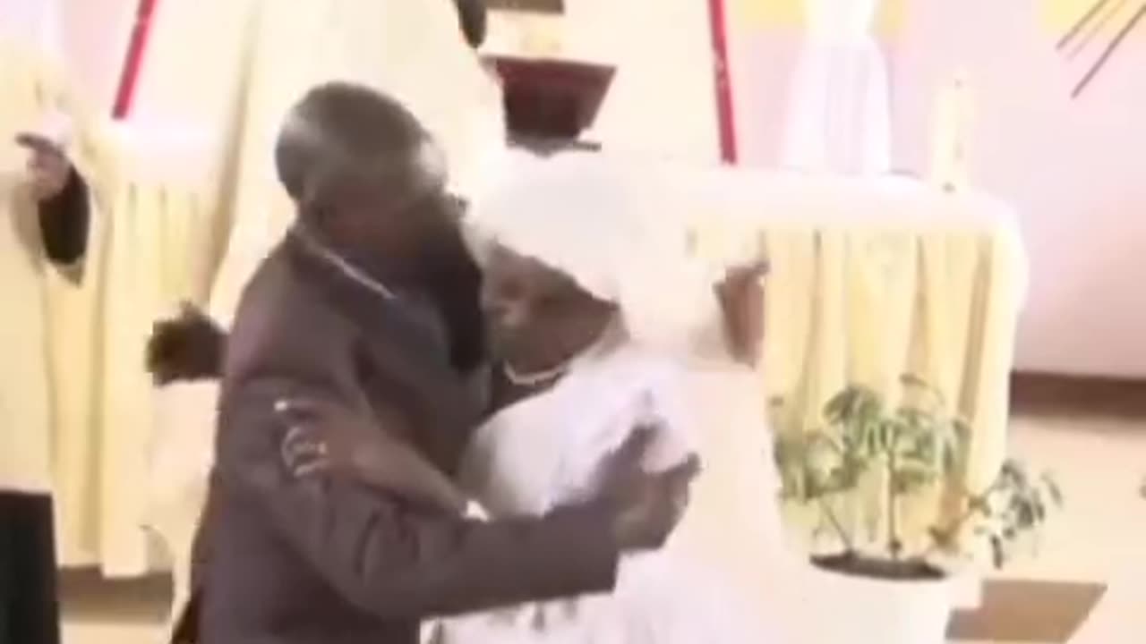 Funny Wedding Kiss