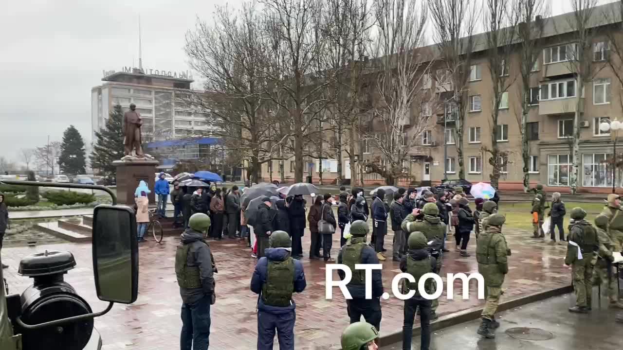 The first Russian humanitarian aid convoy has entered the Ukrainian city