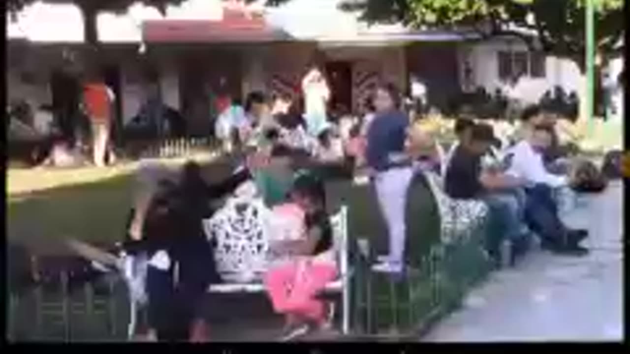 LARGEST INVADING CARAVAN HEADED TO U.S. BORDER, MILLIONS OF LIGHTS IN PURE BLOOD'S BLOOD