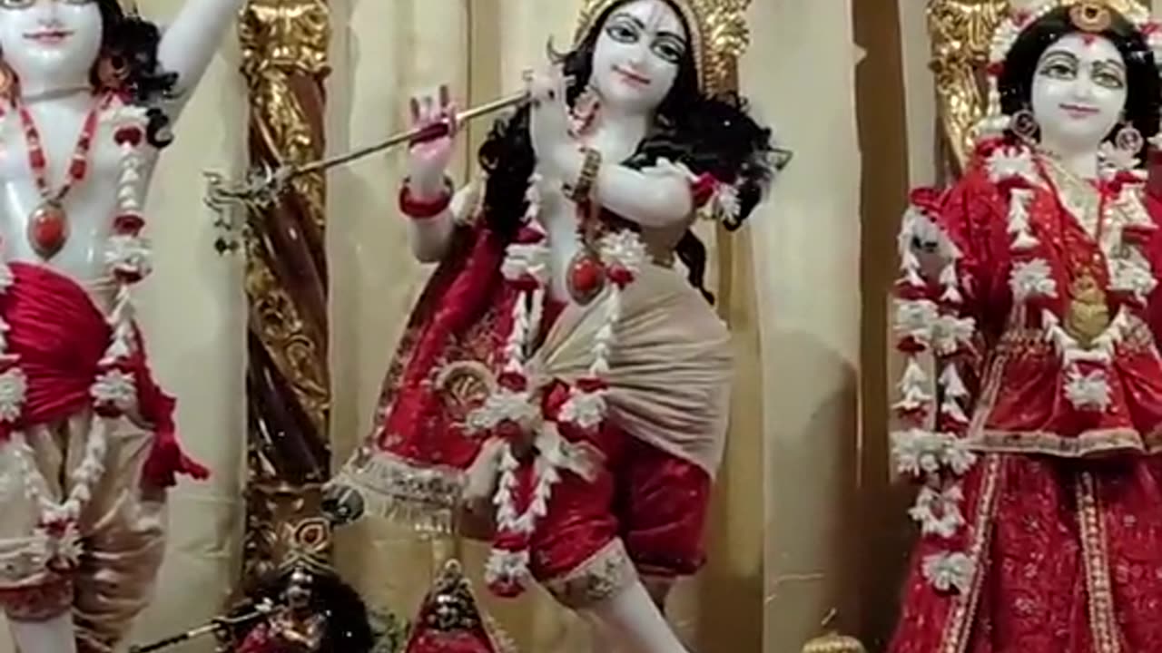Krishana are all-star off the gopiya and but live is Radha ji ❤️