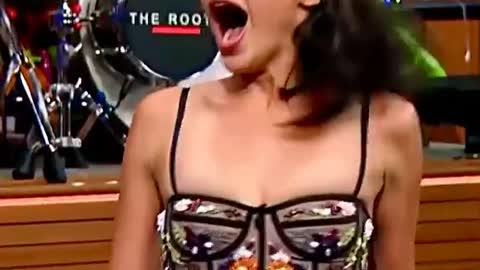 Wonder Gal Gadot | Opens Mouth & All Happy