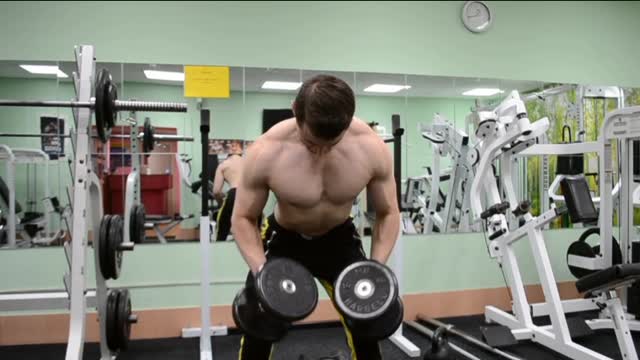 Making triceps at GYM fitness motivator #GYM motivation