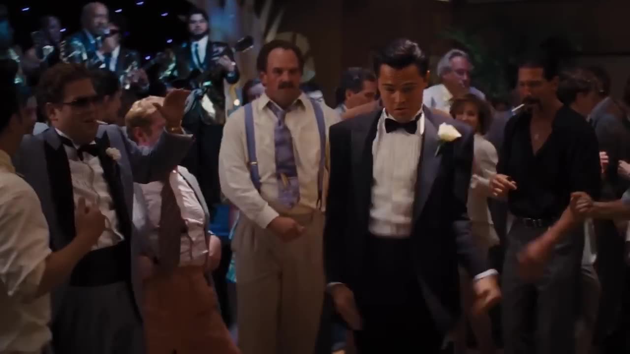 Leonardo DiCaprio Dancing to Michael Jackon's Love Never Felt So Good