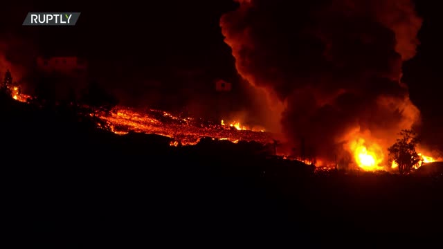 WATCH as La Palma volcano cone partially collapses creating new destructive lava flow - 08.10.2021