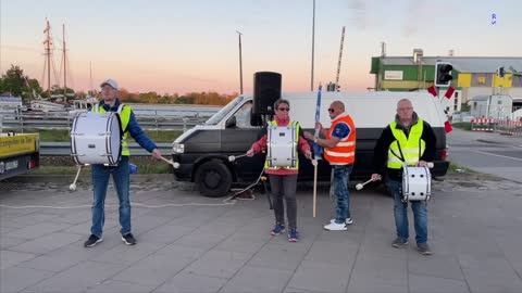 Wolgast: Der Demo-Zug und Abschluß am Kai 17-05-2022