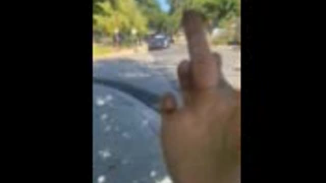 Los Gatos, CA, gives Kamala Harris the Finger!