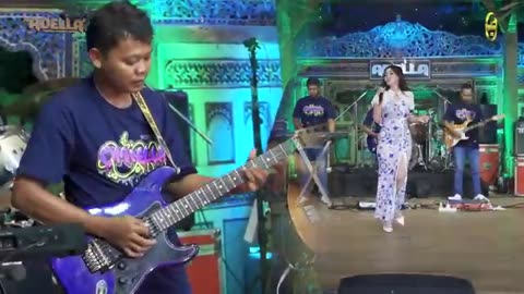 SELENDANG BIRU - Difarina Indra Adella