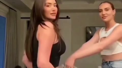 Cute girl and bulldog 😍😁😂❤️🔥🔥