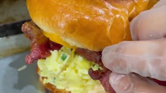Chicken fillet sandwich with cheese