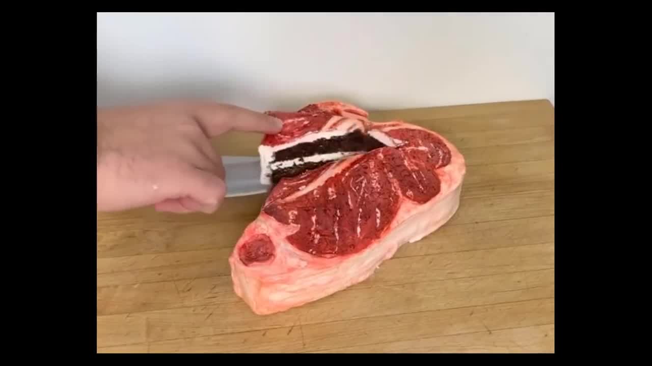 Hyperrealistic Illusion Cakes