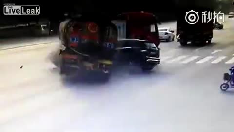 Mercedes can break tanker truck in half by one hit