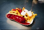 Pommes Currywurst